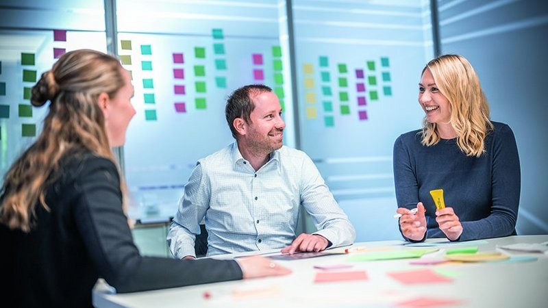 We promote the development and personal career of every employee by discussing the goal together and determining the necessary steps. 